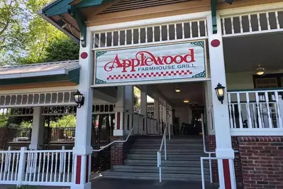 Applewood Grille