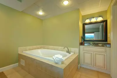 Romantic Tub 