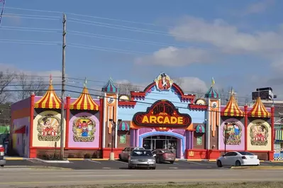 big top arcade in pigeon forge