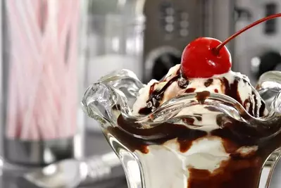 A hot fudge sundae.