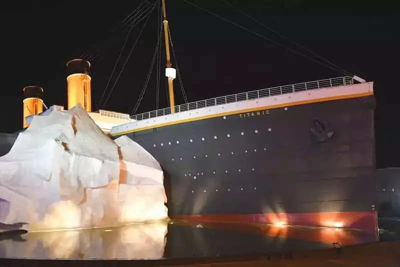 titanic at night